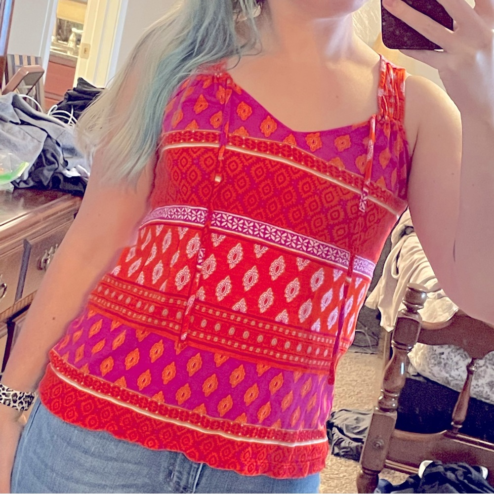 Old Navy sleeveless paisley top